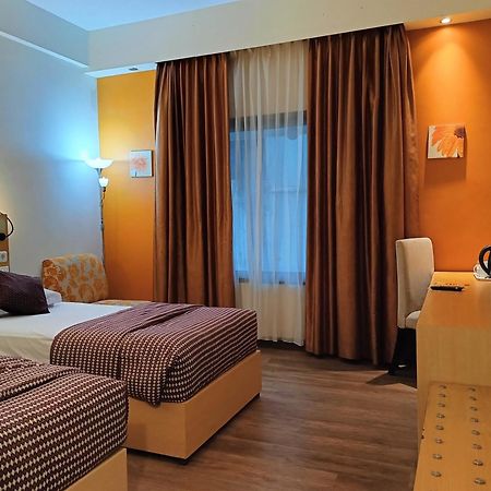 Lux Tychi Hotel Malang Luaran gambar