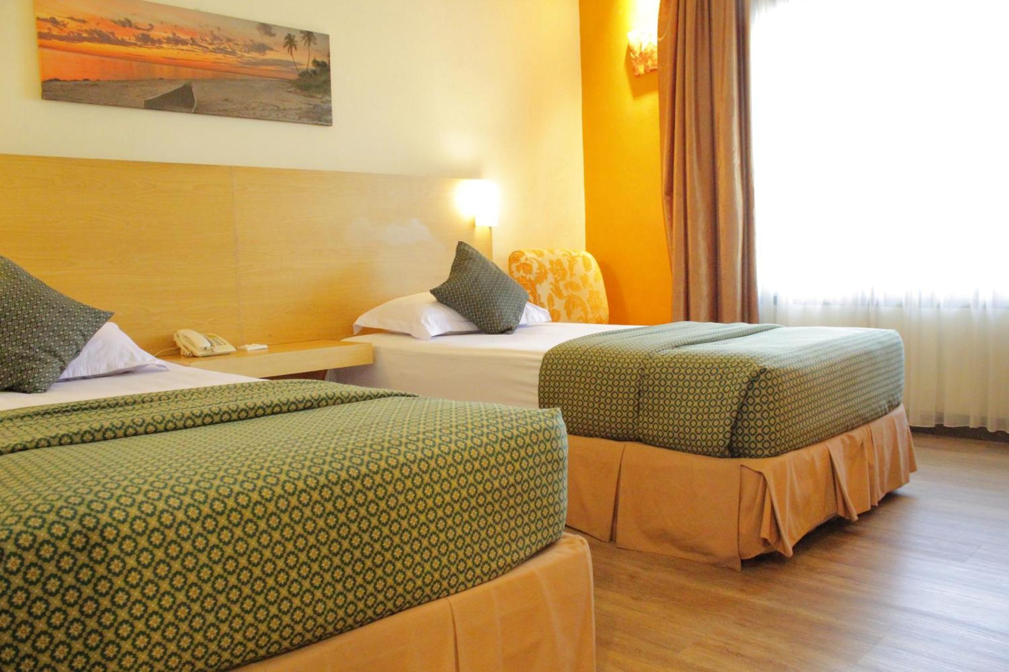 Lux Tychi Hotel Malang Luaran gambar