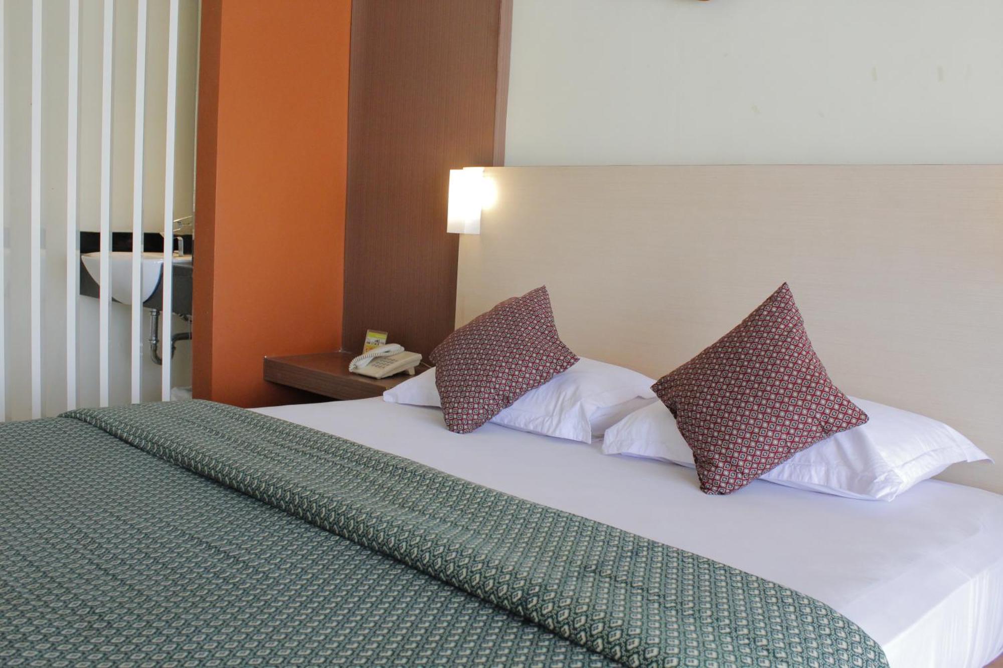Lux Tychi Hotel Malang Luaran gambar