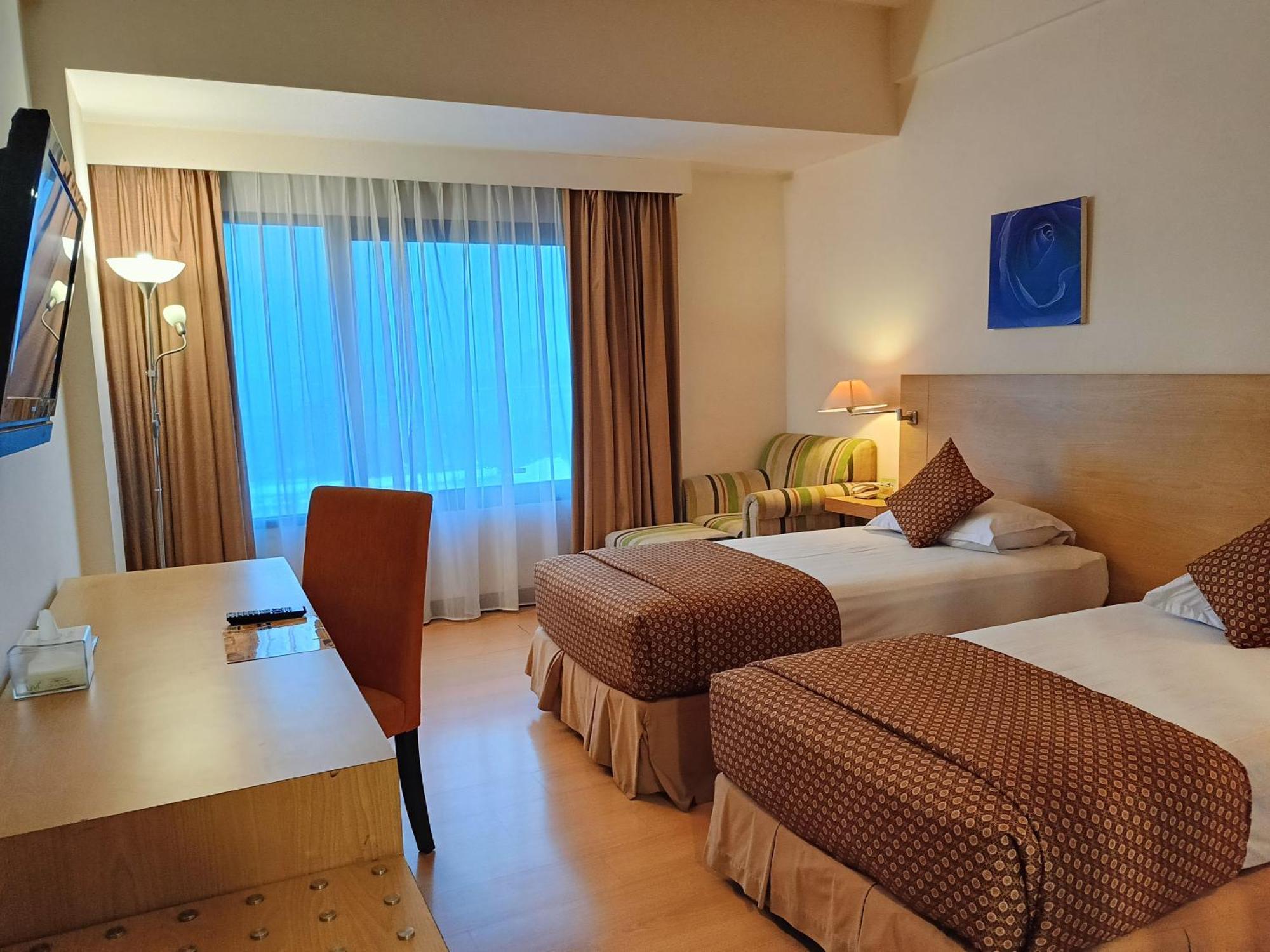 Lux Tychi Hotel Malang Luaran gambar